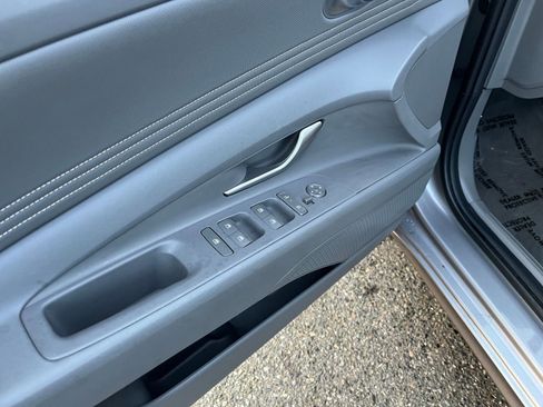 Used 2025 Hyundai Elantra SEL image 20