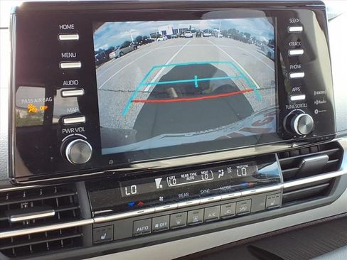 Used 2023 Toyota Sienna XLE FWD image 26