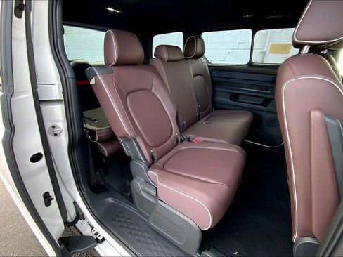 New 2025 Volkswagen ID. Buzz Pro S image 22