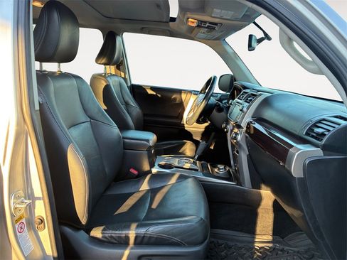 Used 2015 Toyota 4Runner Limited image 15