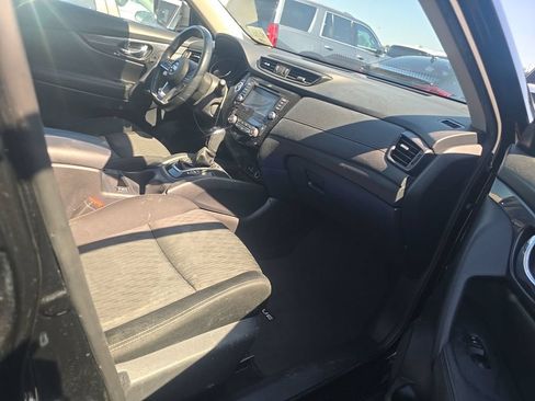 Used 2018 Nissan Rogue SV AWD/4WD image 10