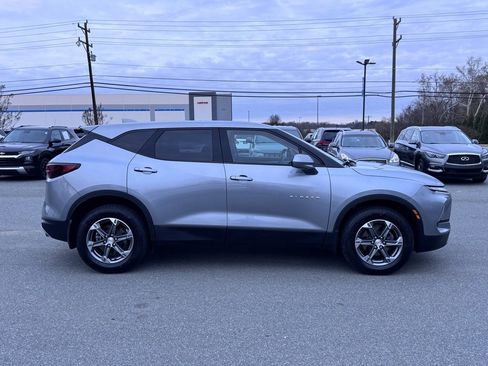 Used 2023 Chevrolet Blazer LT image 8