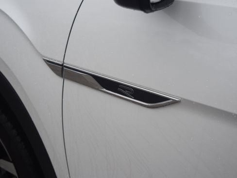 Used 2024 Volkswagen Atlas SEL Premium R-Line image 30