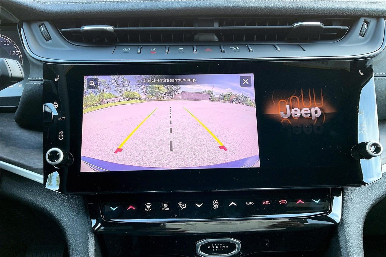New 2027 Jeep Grand Cherokee Altitude AWD/4WD image 13