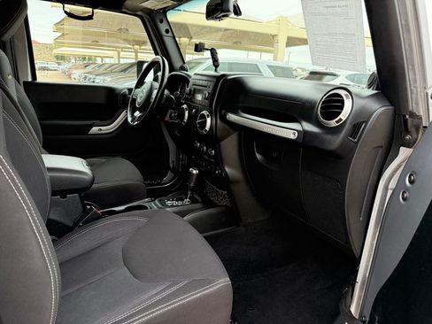 Used 2013 Jeep Wrangler Sahara w/ Connectivity Group AWD/4WD image 16