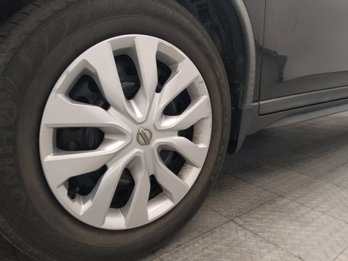 Used 2017 Nissan Rogue S FWD image 31
