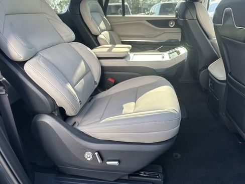 New 2026 Lincoln Navigator L Reserve AWD/4WD image 10