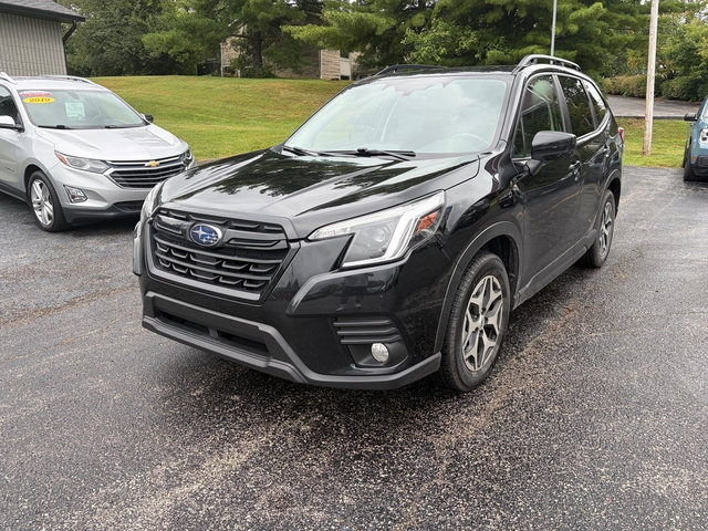 Used 2022 Subaru Forester Premium AWD/4WD image 2