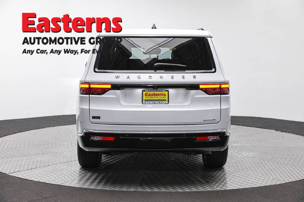 Used 2024 Jeep Wagoneer Series II w/ Flexible Seating Group RWD image 8