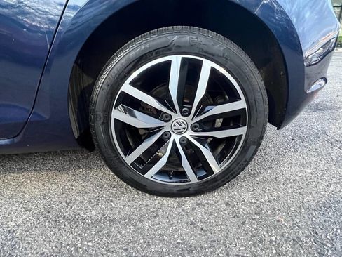 Used 2015 Volkswagen Golf SE image 21