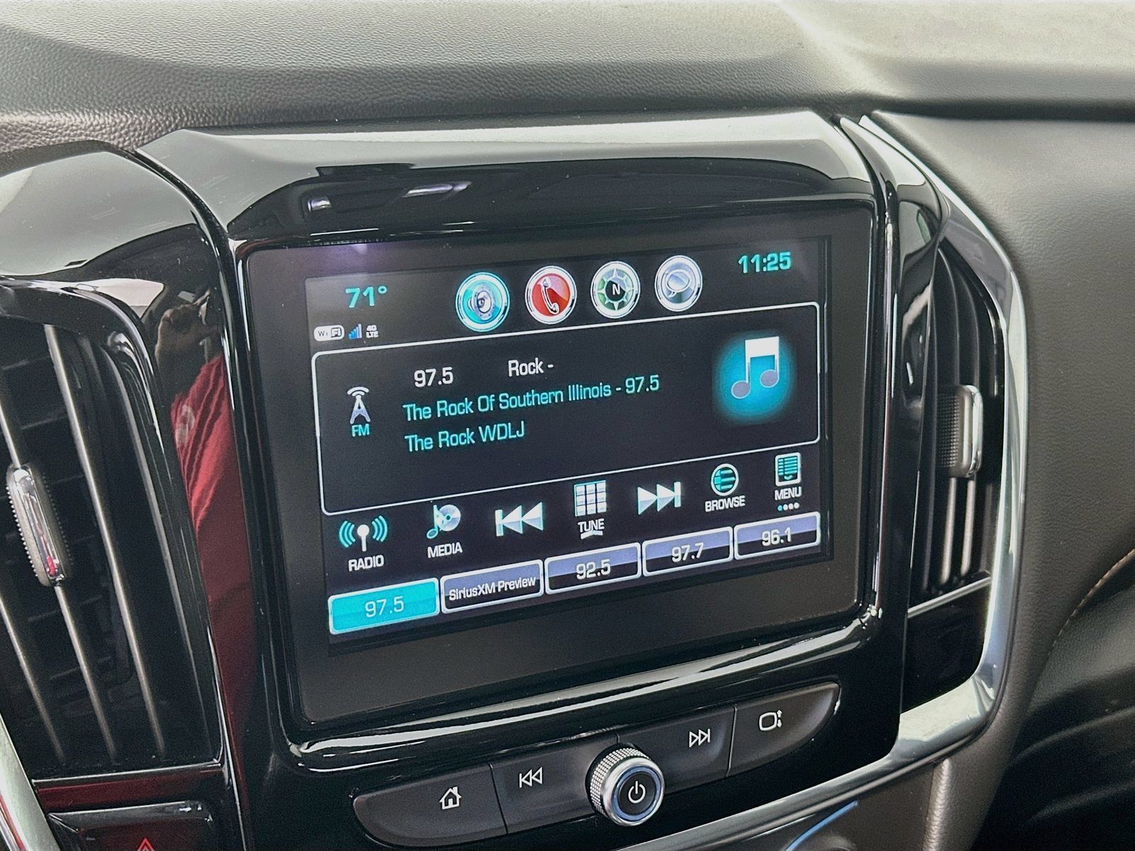Used 2018 Chevrolet Traverse LT AWD/4WD image 14