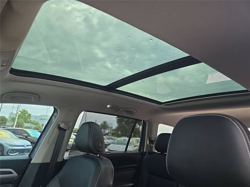 Used 2023 Volkswagen Atlas SE w/ Panoramic Sunroof Package FWD image 27