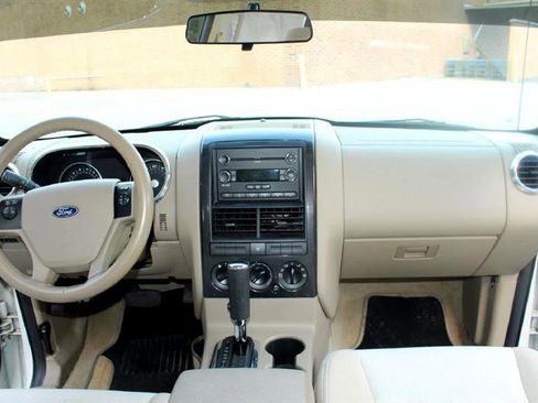 Used 2010 Ford Explorer XLT image 16