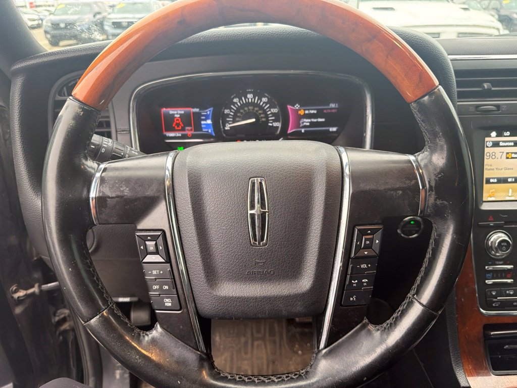 Used 2017 Lincoln Navigator L Select AWD/4WD image 18