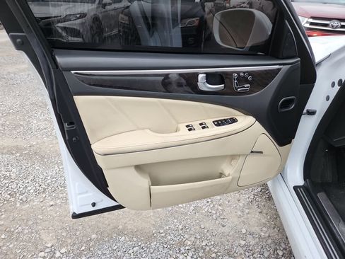 Used 2014 Hyundai Equus Signature image 16