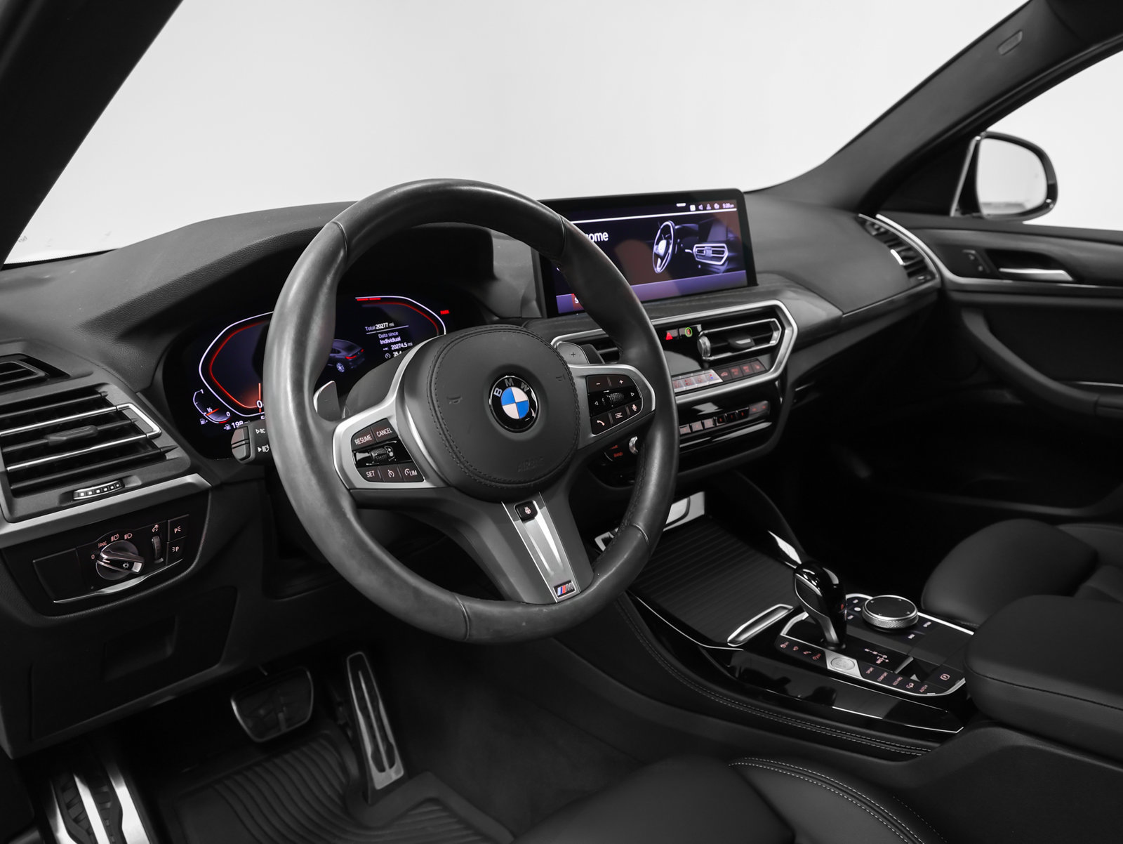 Used 2023 BMW X4 xDrive30i w/ M Sport Package AWD/4WD image 39