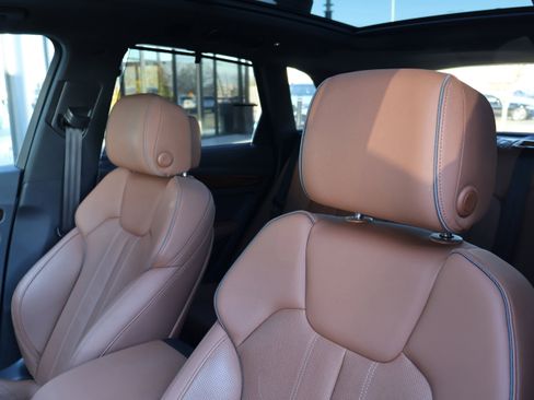 Used 2022 Audi Q5 2.0T Prestige image 11