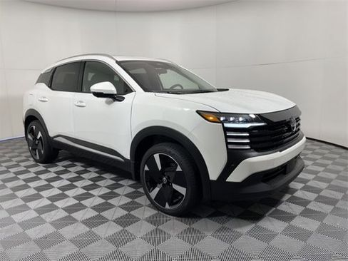 New 2025 Nissan Kicks SR image 5