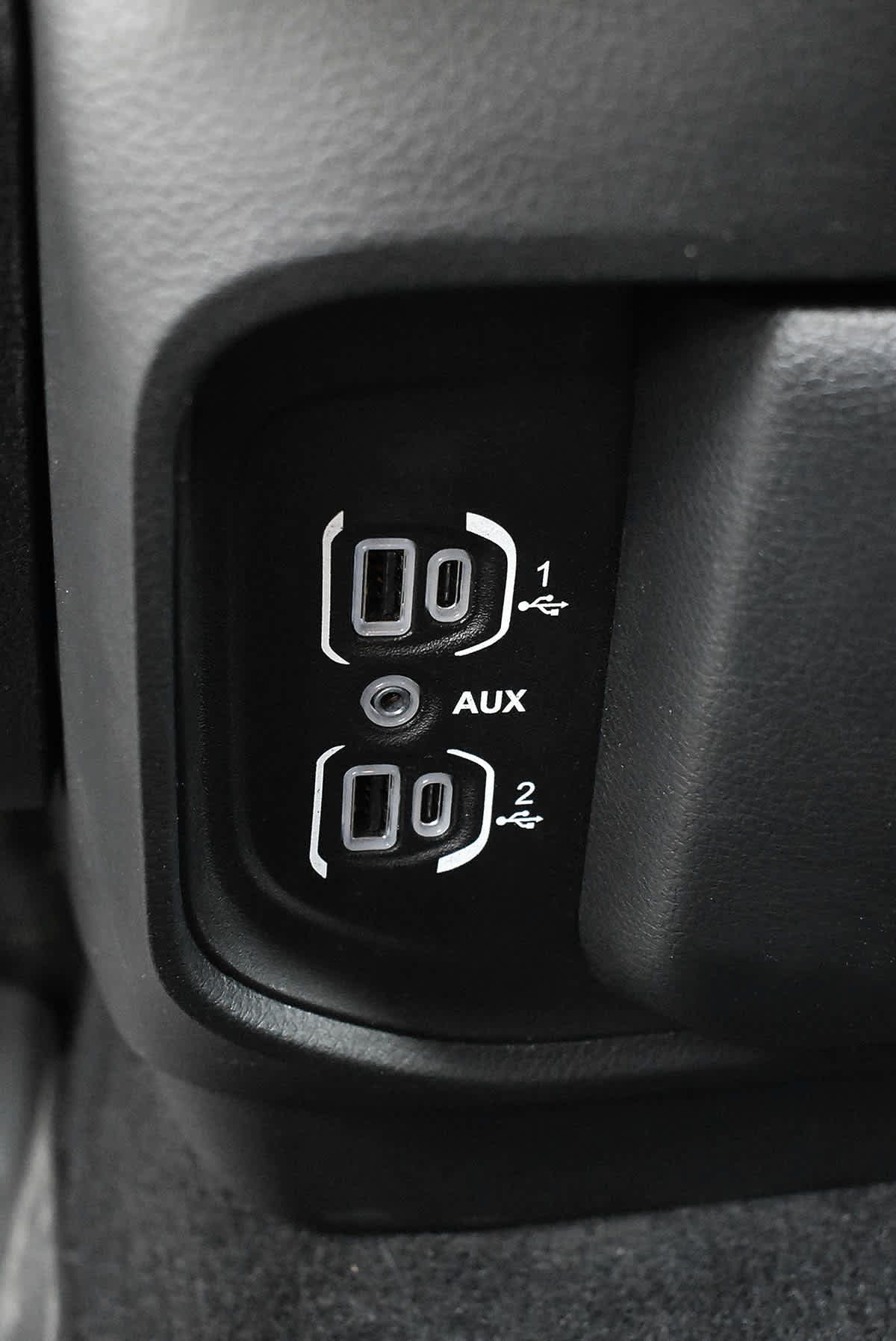 Used 2025 RAM 1500 Warlock AWD/4WD image 23