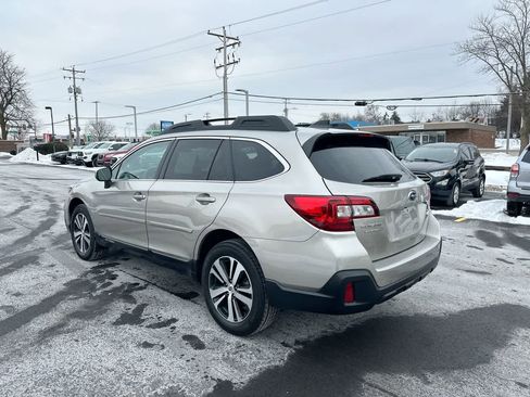 Used 2018 Subaru Outback 2.5i Limited image 11