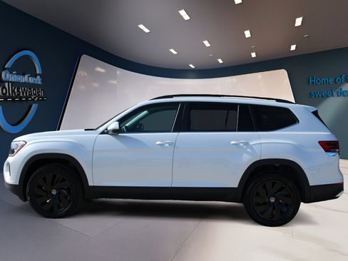 Certified 2026 Volkswagen Atlas SE FWD image 7