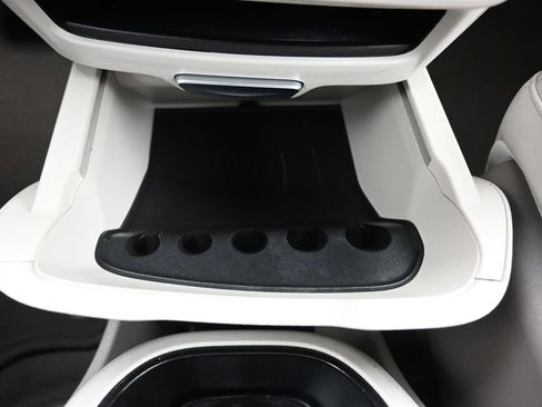 Used 2021 Chrysler Pacifica Touring-L image 31