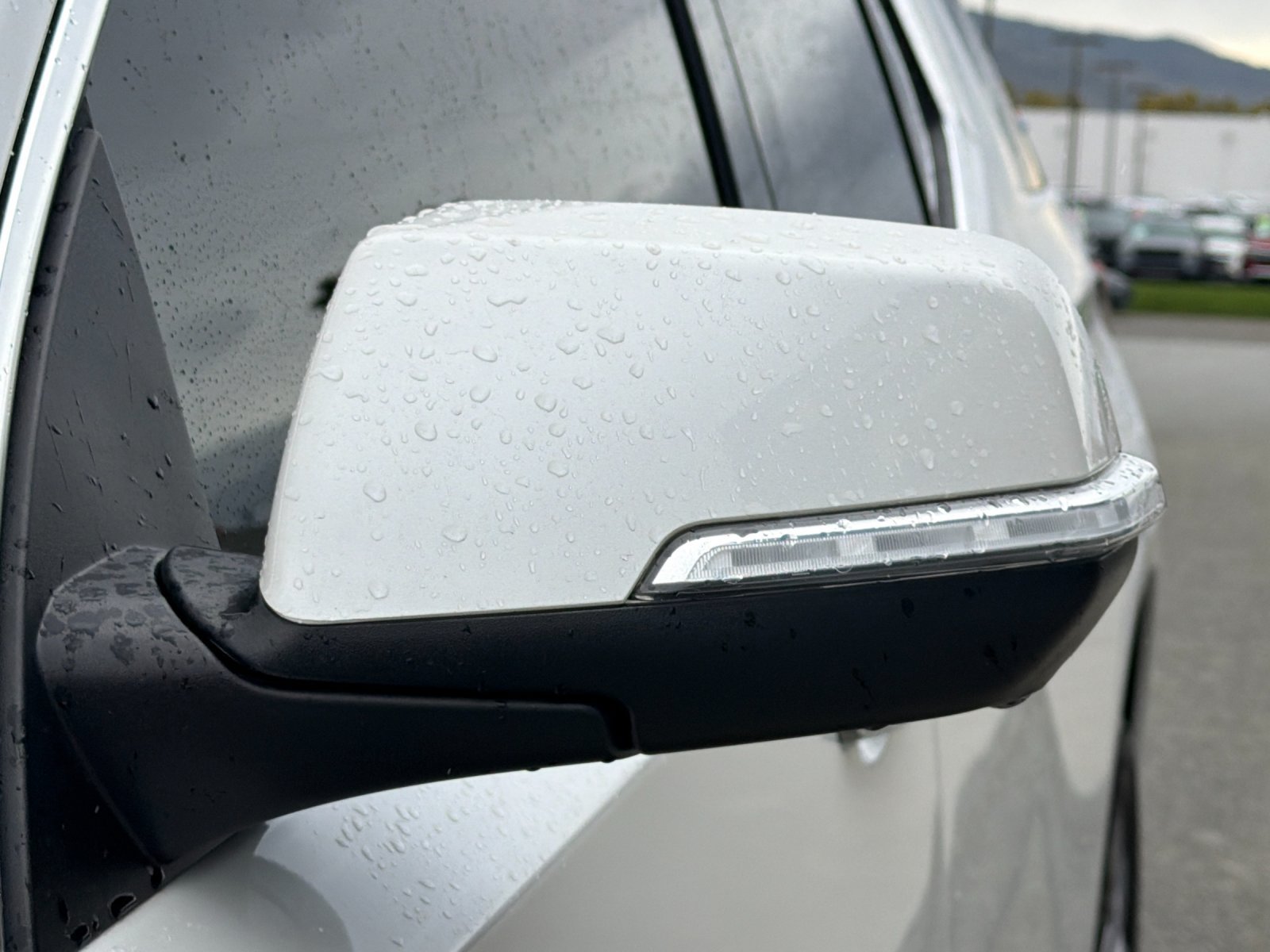 Used 2023 Chevrolet Traverse Premier FWD image 42