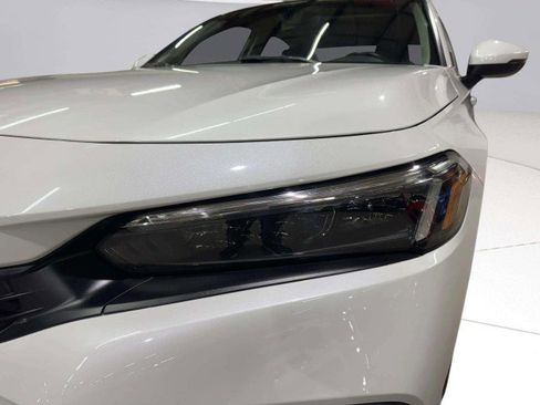 Used 2023 Honda Civic Touring image 6