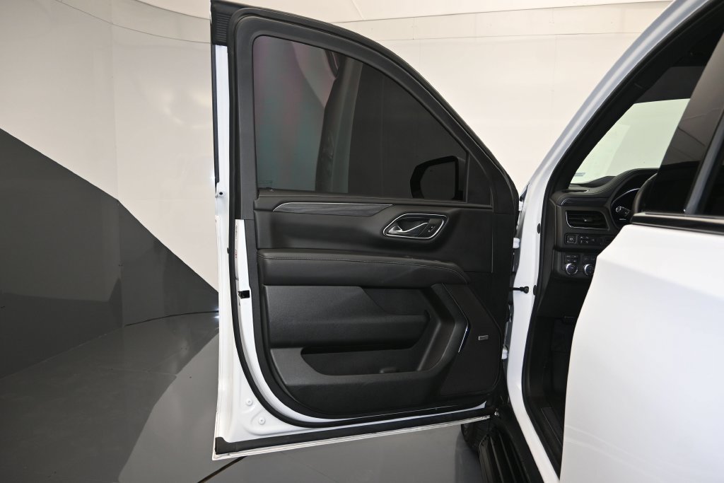 Used 2024 GMC Yukon SLT w/ SLT Luxury Package AWD/4WD image 10