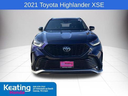 Used 2021 Toyota Highlander XSE AWD/4WD image 2