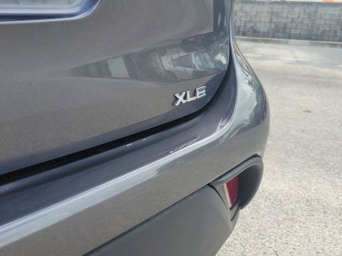 Used 2023 Toyota Highlander XLE image 7