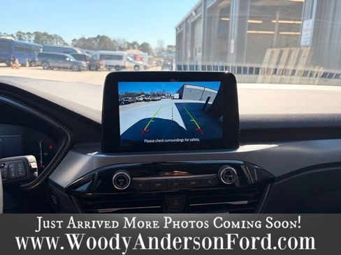 Used 2023 Ford Escape Active image 11