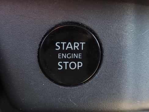 Used 2024 Nissan Rogue S AWD/4WD image 22