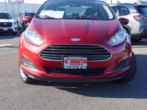 Used 2017 Ford Fiesta SE image 3