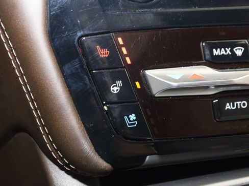 Used 2022 Ford Explorer King Ranch w/ Premium Technology Package image 8