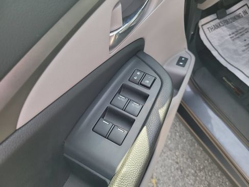 Used 2017 Honda Pilot EX-L image 11