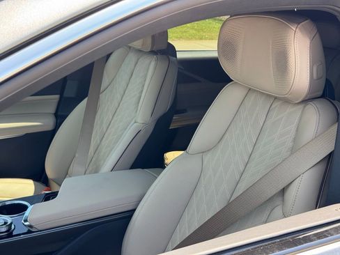 New 2025 Cadillac Lyriq Luxury image 16