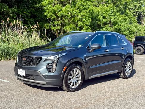 Used 2020 Cadillac XT4 Premium Luxury w/ Cold Weather Package AWD/4WD image 3