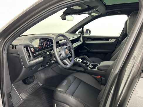 Certified 2026 Porsche Cayenne AWD/4WD image 4