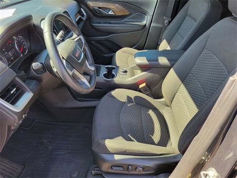 Used 2018 GMC Terrain SLE w/ Driver Convenience Package image 10