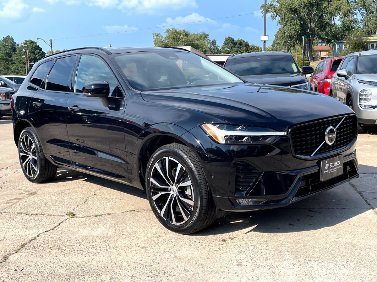 Used 2024 Volvo XC60 B5 Plus w/ Protection Package Premier AWD/4WD image 2