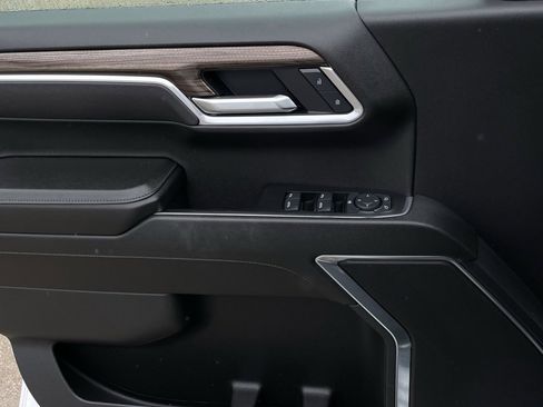 Certified 2025 Chevrolet Silverado 1500 LT image 20