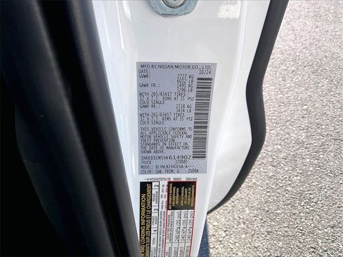 Used 2025 Nissan Frontier SV image 29