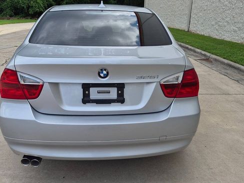 Used 2006 BMW 325i Sedan RWD image 6