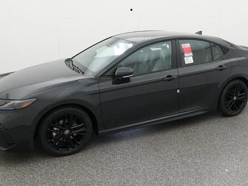 New 2026 Toyota Camry SE FWD image 2