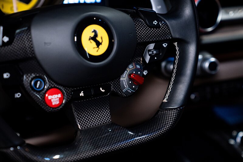 Used 2018 Ferrari 812 Superfast RWD image 27