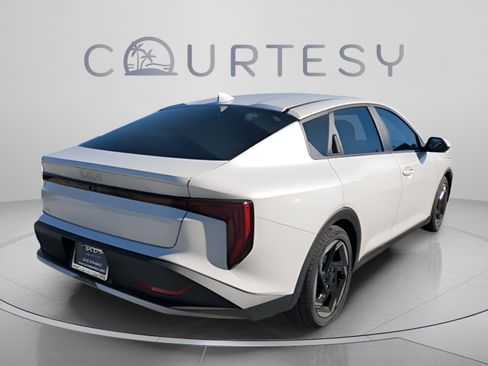New 2025 Kia K4 EX FWD image 5