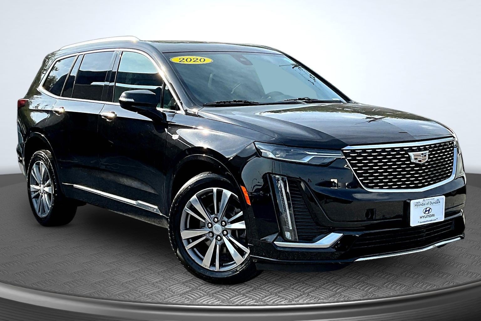 Used 2020 Cadillac XT6 Premium Luxury AWD/4WD image 2