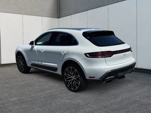 Used 2024 Porsche Macan AWD/4WD image 3