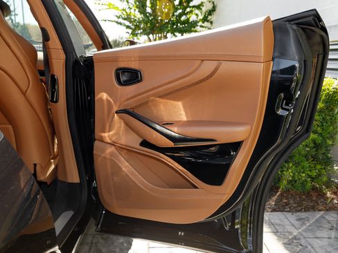 Used 2025 Aston Martin DBX 707 image 56